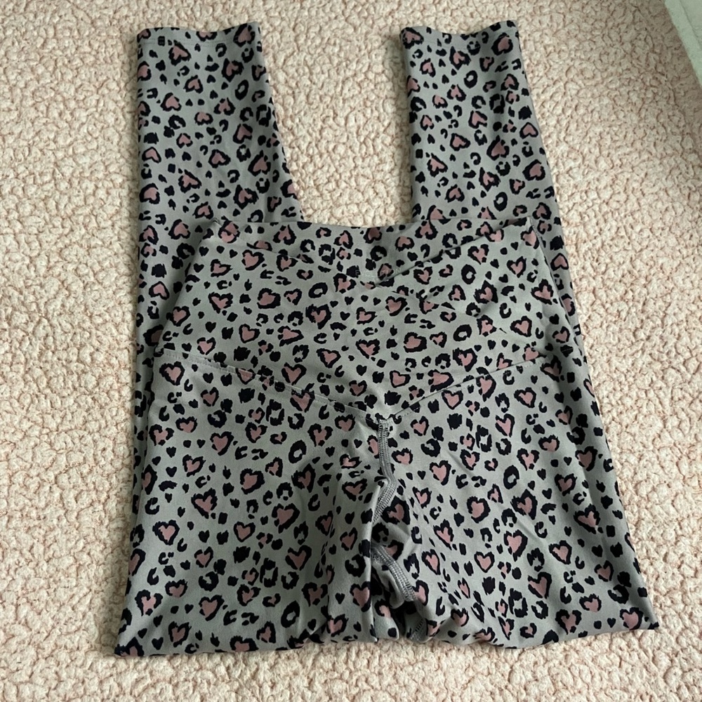 Evolution and Creation Gray and pink Leopard Print Leggings - Picture 7 of 8
